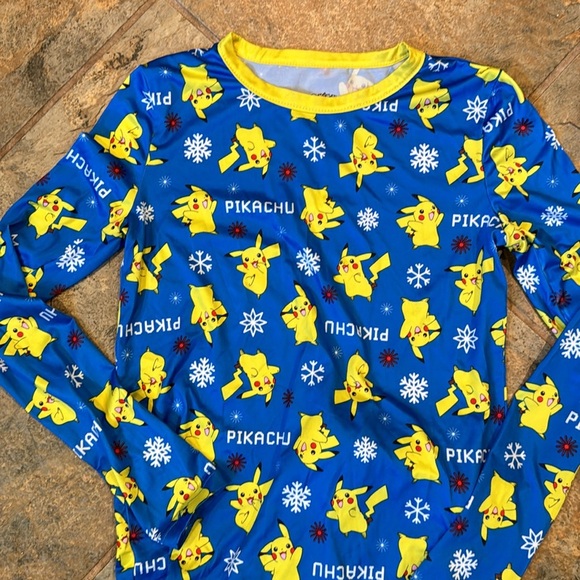 Pikachu Cuddl Duds - Picture 3 of 7